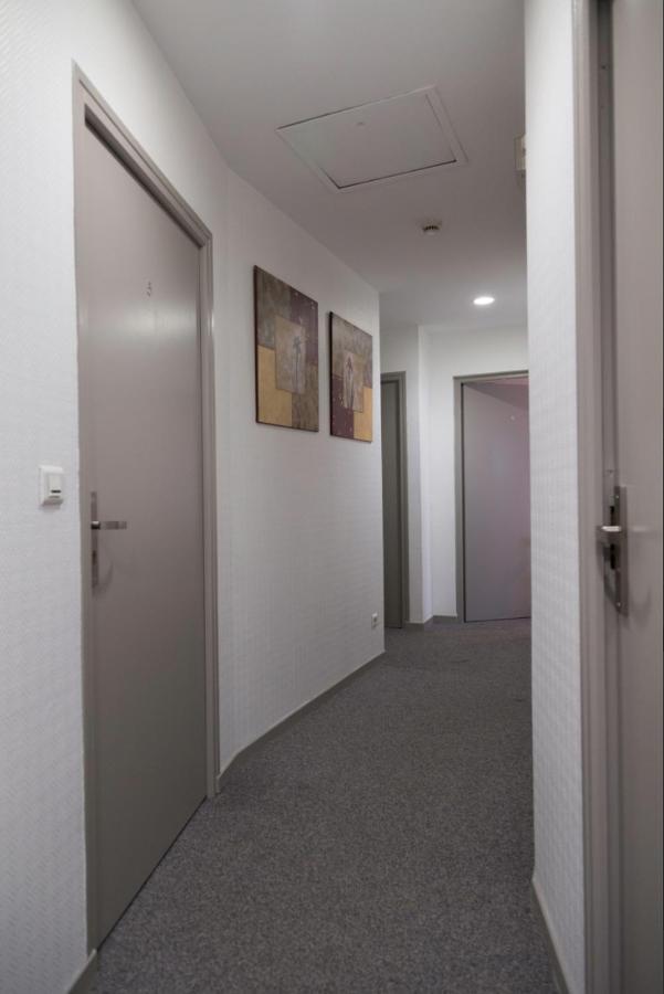 Les Quatre Vents Hotel Muizon Exterior photo